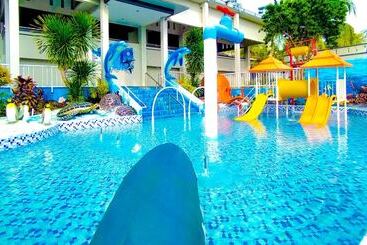 בית מלון כפרי Kuraya Residence Lampung