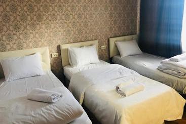 بنسيون Anna S Home