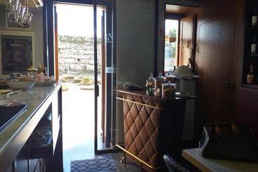 پانسیون Room73