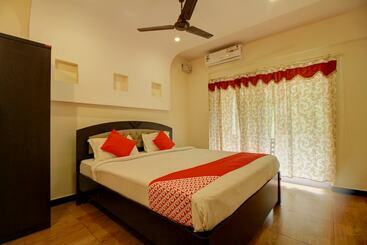 호텔 Oyo 22276 Sujitha Service Apartments