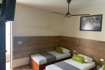 هتل Ayenda Skall 1319