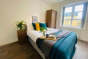 فنادق الكبسولة Endsleigh Park Aparthotel Close To Hull University