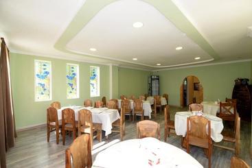 ペンション Nran Hatik