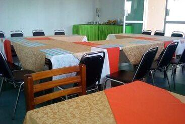 Отель Scroll Inn