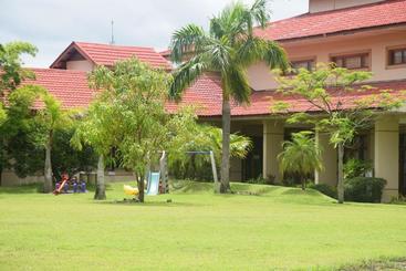هتل Yadanar Theingha