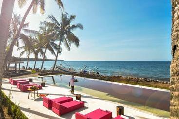 استراحتگاه The Tiing Tejakula Villas