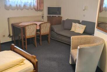 酒店 Gästehaus Weber