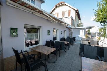 Schnitzelhaus Und Pension Stadt Rosbach