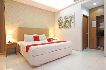Отель Reddoorz Plus @ Jl Jendral Sudirman Sukoharjo