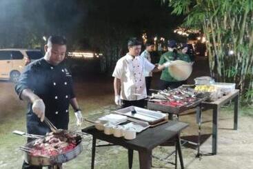 פנסיון Dbambookamp Desa Wisata Ekang