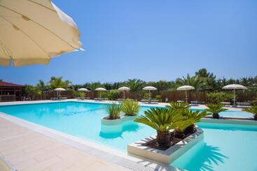 هتل آپارتمان Villaggio Mirage