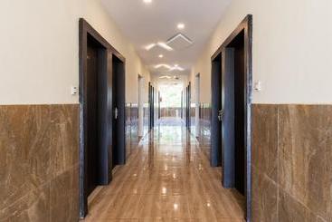 בית מלון כפרי Oyo 23689 Kanchan