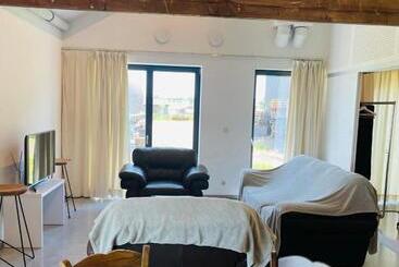 公寓式酒店  Landlord Bij Leuven
