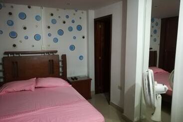 تختخواب و صبحانه La Casita Morada