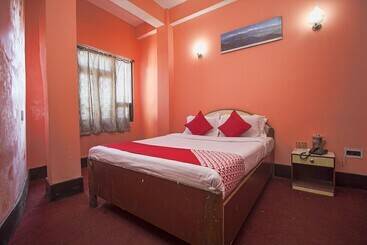 هتل Oyo 23546 Pushpak