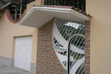 هتل Payanito