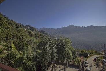 Oyo 24247 Hotel Everest Mansion