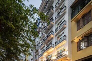 Acoustic Hotel & Spa