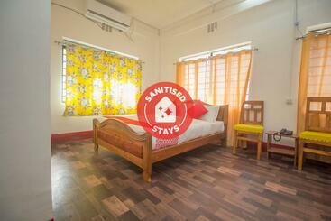 هتل Oyo 15721 Simrat