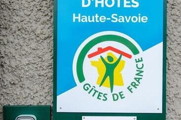 مبيت وإفطار Amodo Lodge