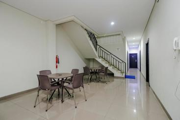 پانسیون Reddoorz Near Samarinda Central Plaza