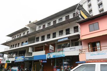 هتل Spot On 23106 Vattekad Tourist Home
