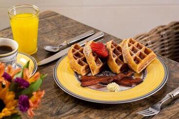 酒店 The White Birch Inn