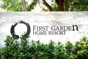 הוסטל First Garden Home Resort