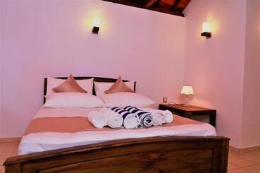 Отель Shenora Beach Resort