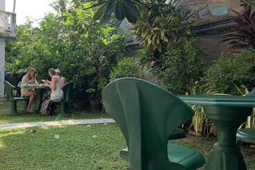 Отель The Retreat