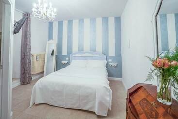 צימר Garda Relais Antica Romelia