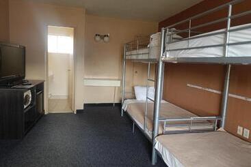 בית מלון כפרי Elevation