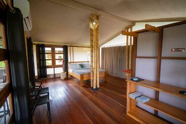 هتل Houttuyn Wellness River Resort