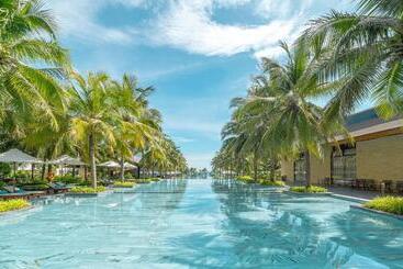 هتل Rosa Alba Resort & Villas Tuy Hoa