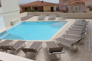 La Contessa Pool & Sea View