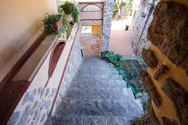 膳宿费 Apartment Vacarisses Torreblanca Estación, Piscina Privada