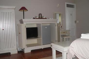 בית מלון כפרי Long Creek Lodge