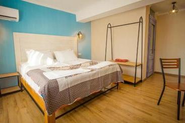 هتل Wine Symphony Boutique