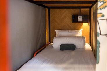 Tan Hostel X Cafe , Aonang Beach