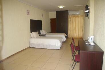 Naledzi Hotel & Conference Centre