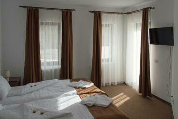 Pensiune Casa Ampeia