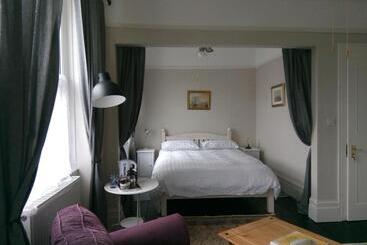 مبيت وإفطار Rosslyn Court