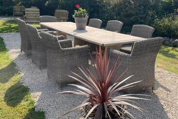 בית מלון כפרי Elan Valley