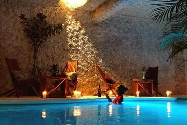 هتل Mayan Majesty Boutique