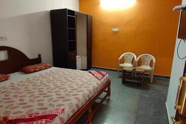 Пансион Nakshatraa Guest House