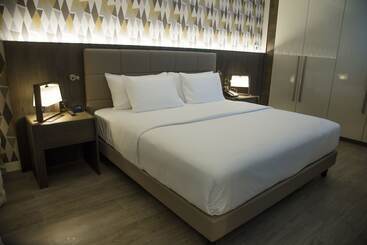 هتل Doubletree By Hilton Pointenoire