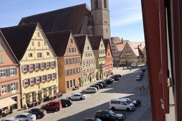 Altstadtmittehotel Sonne