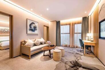 هتل Mercure Chengdu Huapaifang