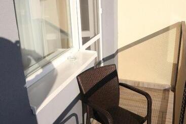 בית מלון כפרי Crystal