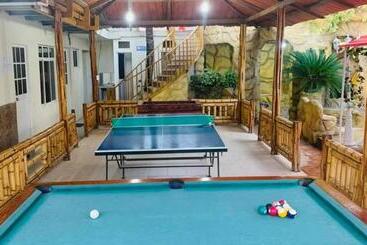 هتل Hosteria B Y B